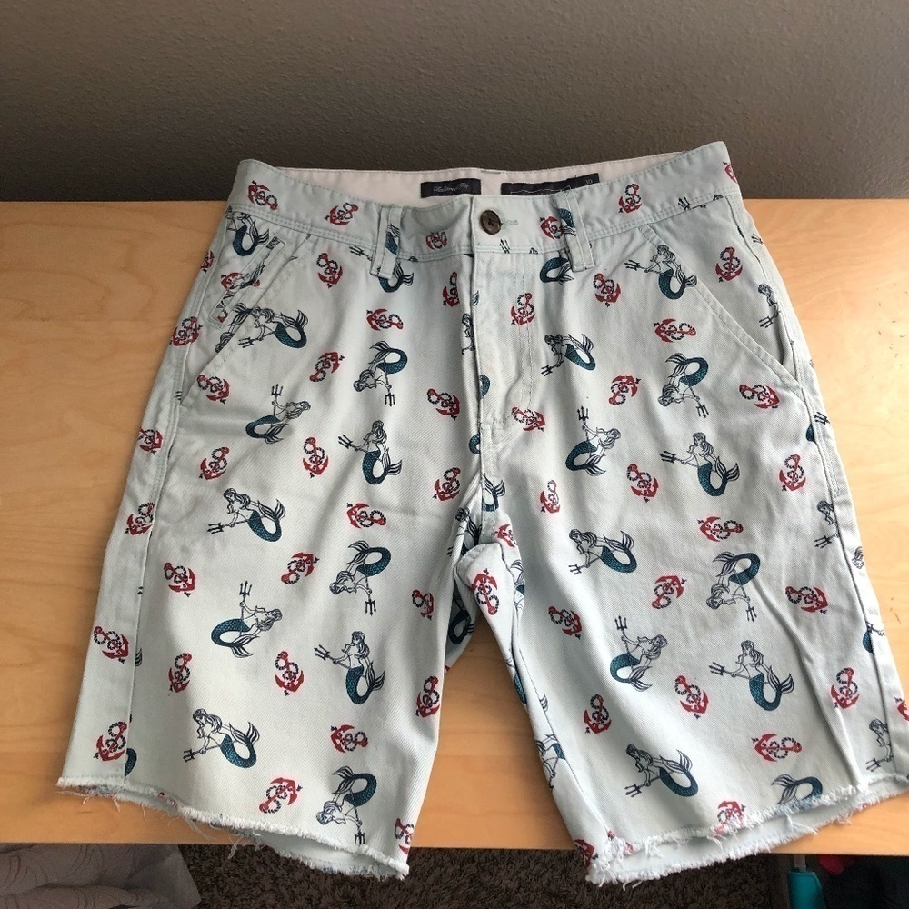 Hawkings & McGill Shorts Men's size 30 Blue & Red Mermaids & Anchors Khaki